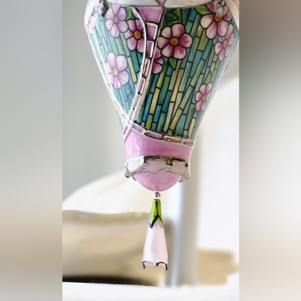 Meadow Daisy Bradford Editions Louis Tiffany Heirloom Porcelain Ornament - Picture 6 of 8